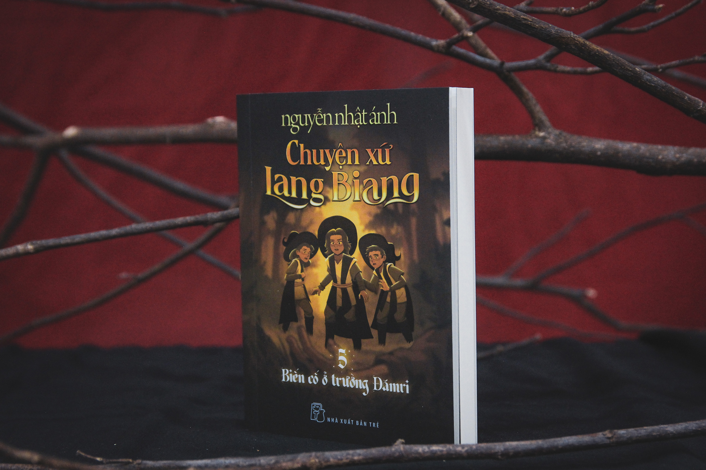 Bộ
						
										
										Bộ Sách Chuyện Xứ Lang Biang - Phần 2 - Biến Cố Ở Trường Đămrii - Khổ Bỏ Túi (Bộ 3 Cuốn) - Ảnh 8