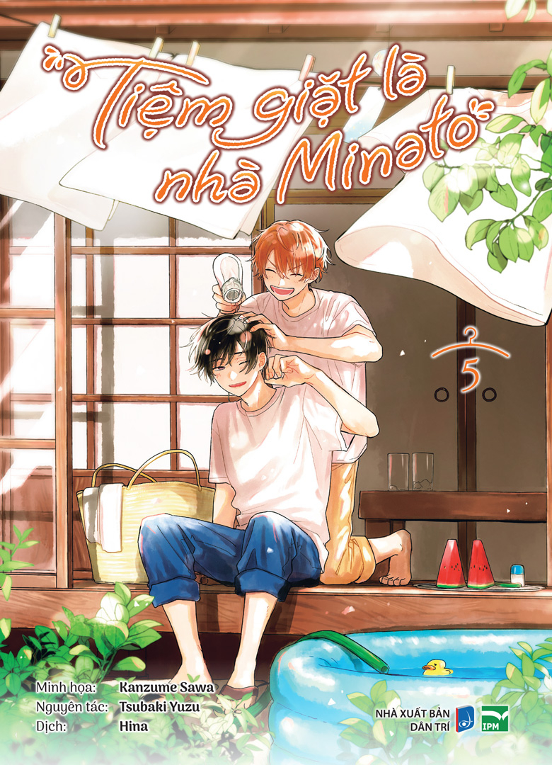 Bộ Manga - Tiệm Giặt Là Nhà Minato - Tập 4 + Tập 5 (Bộ 2 Tập) - Tặng Kèm Clear Card + Set 2 Bookmark + Standee + Set 2 Huy Hiệu - Ảnh 3