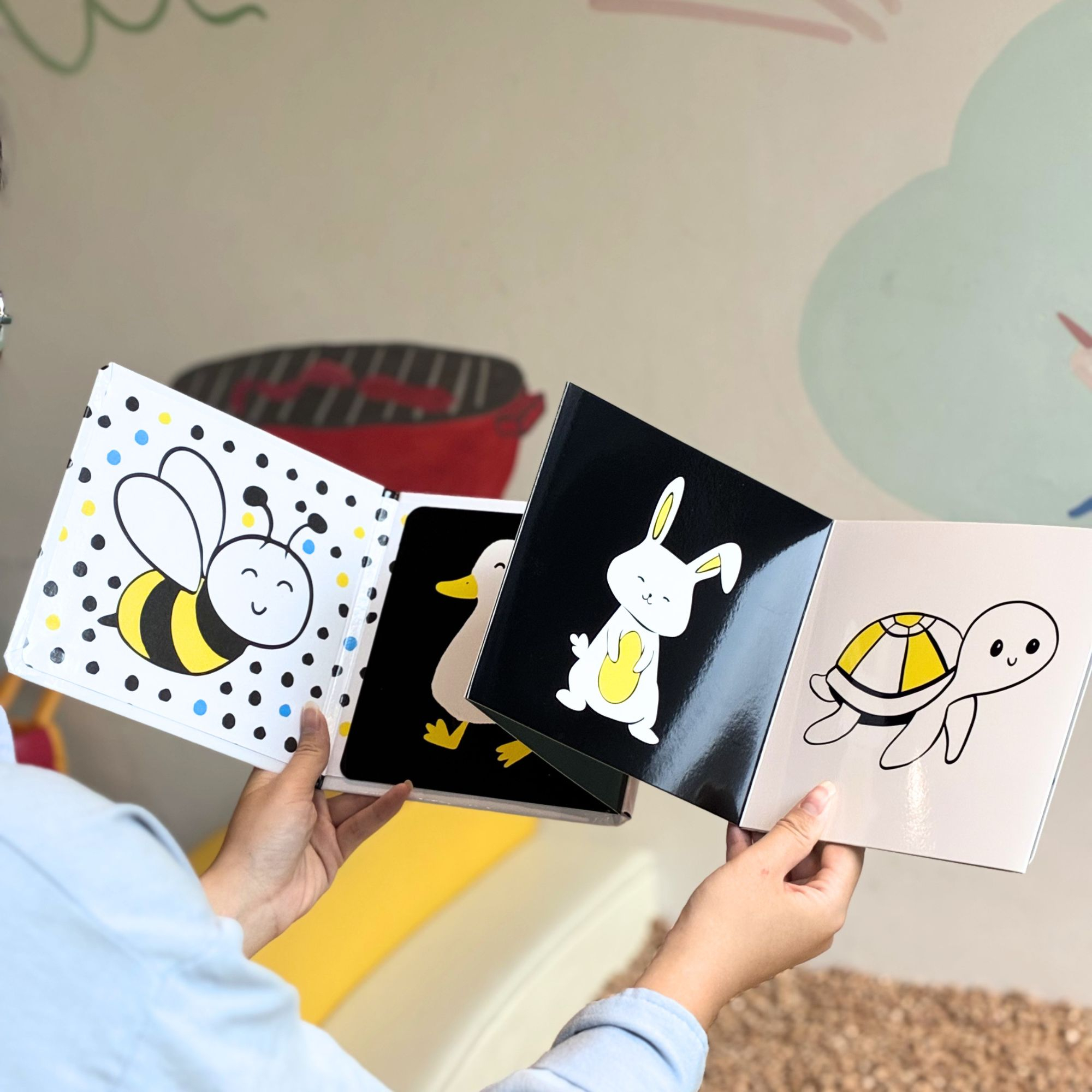 Em Bé Hạnh Phúc - Kích Thích Thị Giác Cho Bé - Đen, Trắng, Vàng, Xanh Dương - Động Vật - Bìa Cứng - Ảnh 11